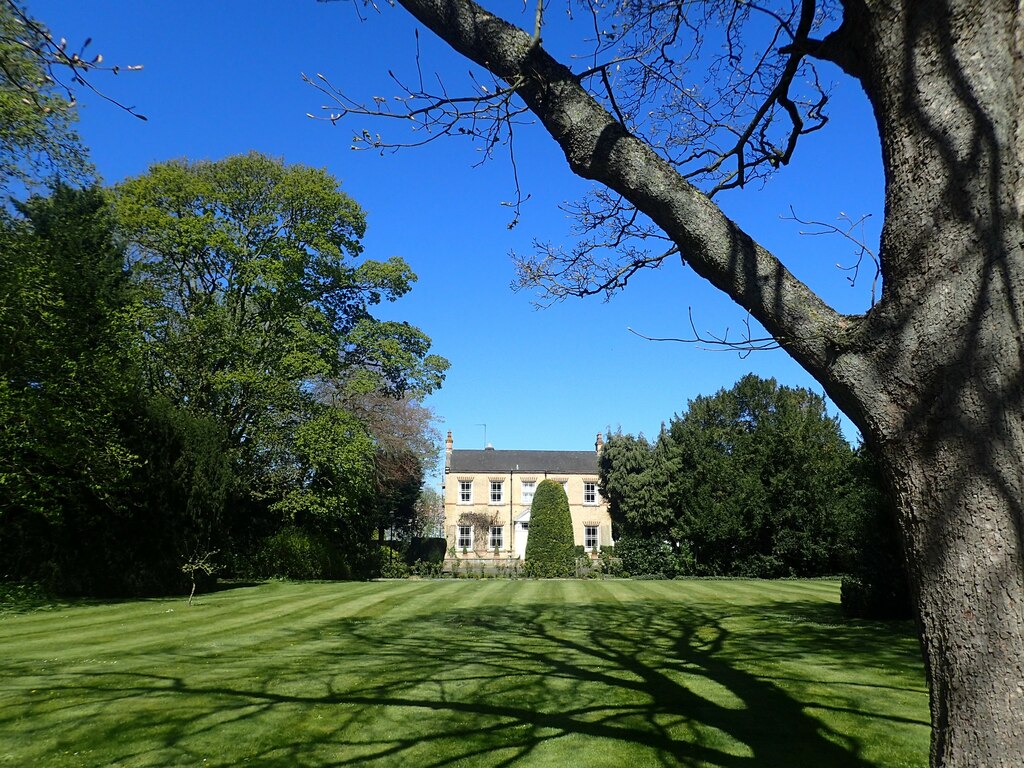 the-manor-house-at-amcotts-marathon-geograph-britain-and-ireland