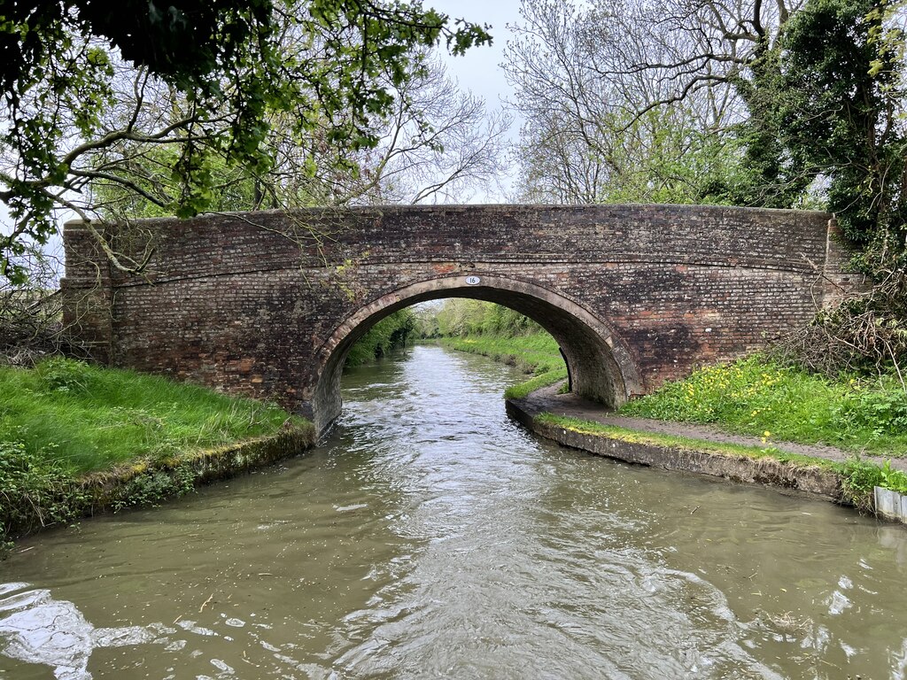 Bridge 16 On The Grand Union Canal © Andrew Abbott :: Geograph Britain ...