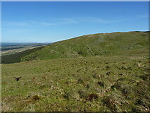 SH7049 : Easterly view from the ascent of Moel Farlwyd by Richard Law