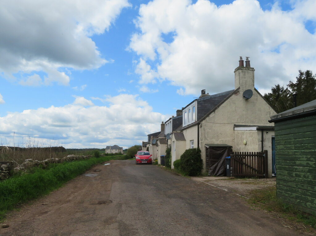 meikle-harelaw-farm-cottages-m-j-richardson-geograph-britain-and