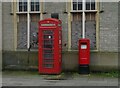 K6 telephone box and Elizabeth II postbox on St Helen