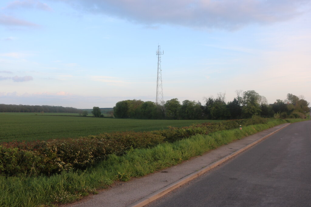 Fields And Antenna By Great North Road © David Howard Geograph Britain And Ireland 1179