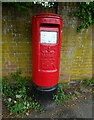 Elizabeth II postbox on Melton Road, Melton