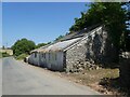 Dilapidated lean-to building at Kilvenstool