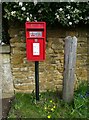 Elizabeth II postbox, Bourton-on-the-Hill