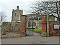 Churchyard memorial gateway, Bocking