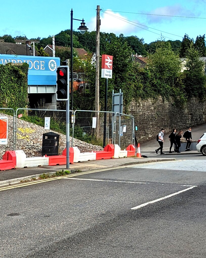 traffic-lights-newbridge-jaggery-geograph-britain-and-ireland