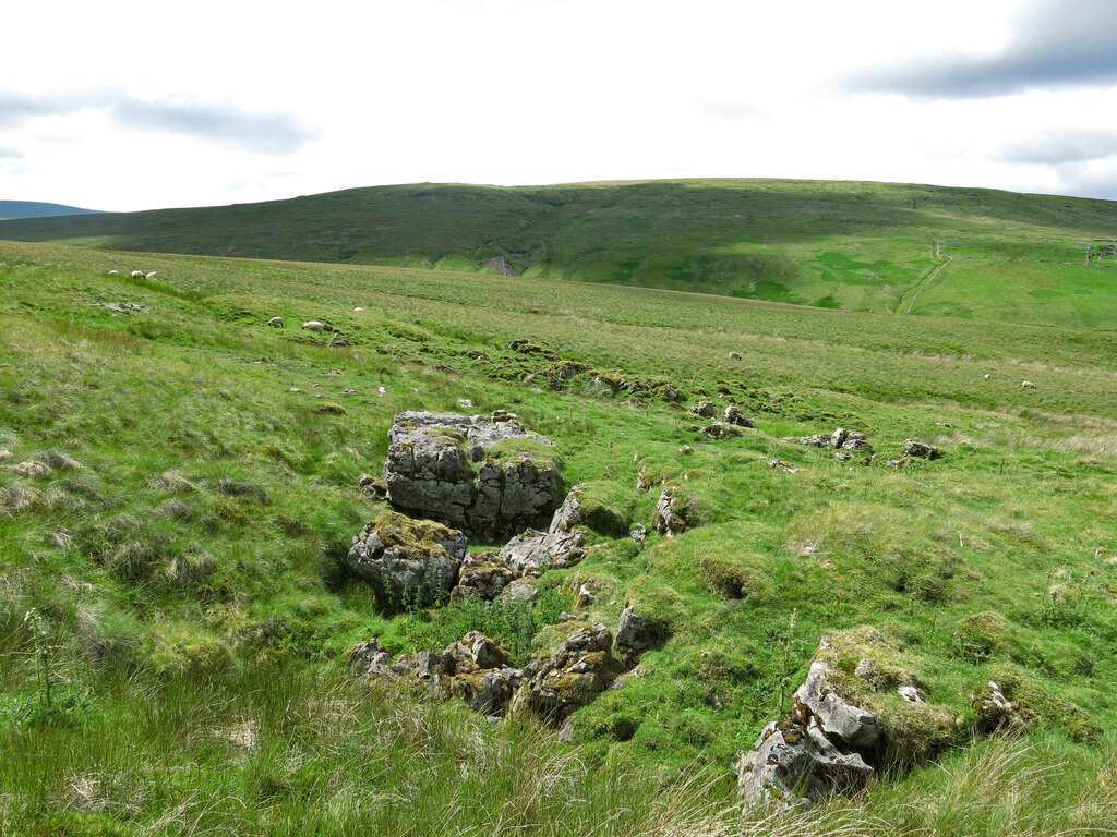 Shake Hole Above Tyne Head © Mike Quinn Geograph Britain And Ireland