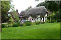 Thatched cottage in Weston-on-Avon