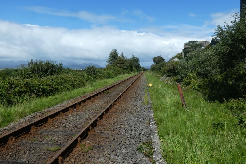 Railway line from Golf 2 Crossing © DS Pugh :: Geograph Britain and Ireland