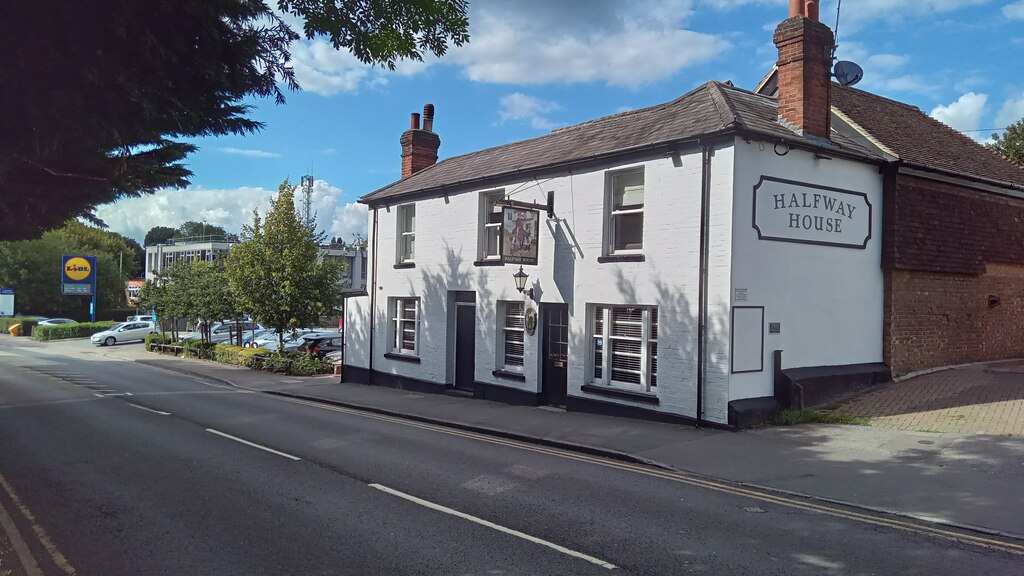 Halfway House public house © Peter Whatley Geograph Britain and Ireland