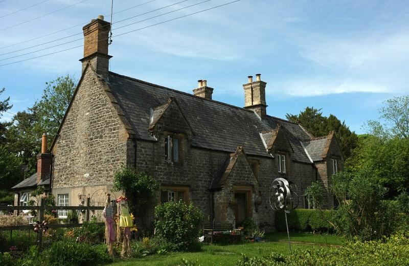 listed-building-the-common-evershot-derek-harper-geograph