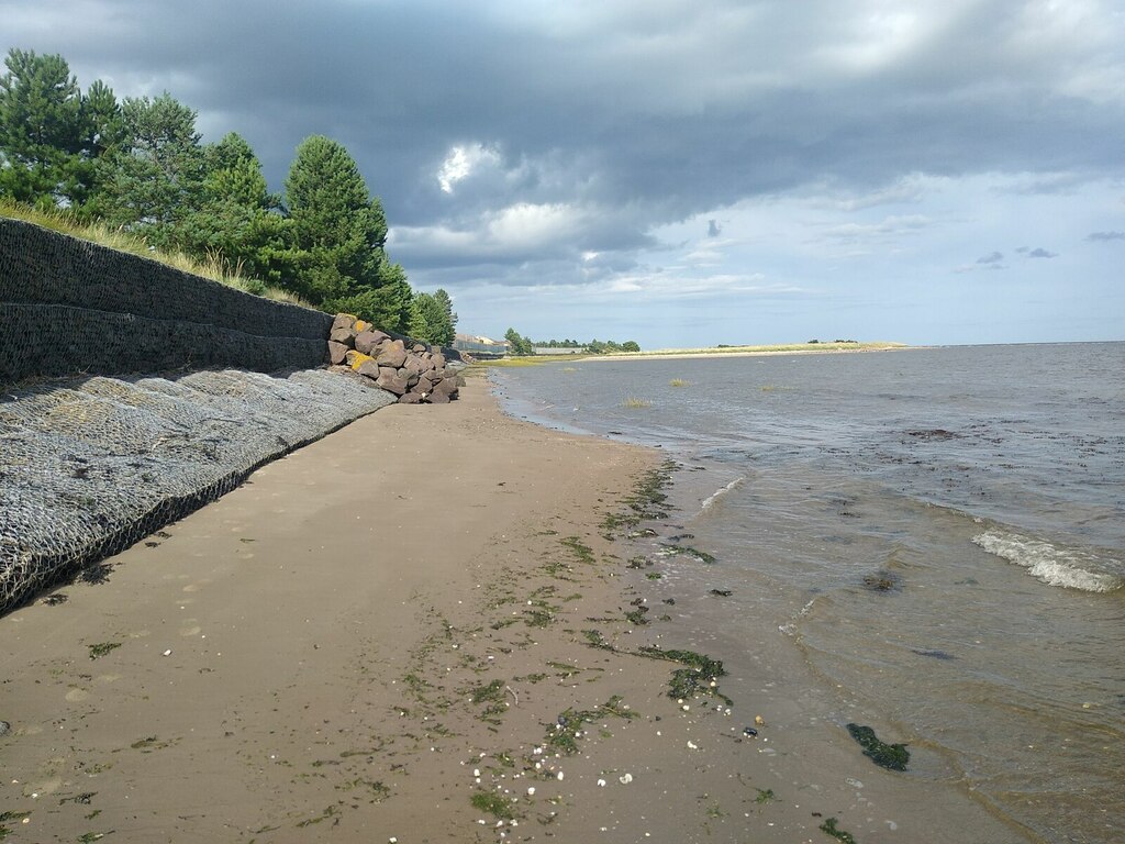 tight-spaces-aleks-scholz-geograph-britain-and-ireland