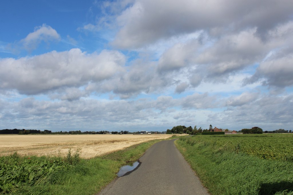 Lordship Lane © Chris Heaton Geograph Britain and Ireland