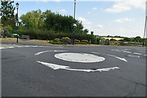 TQ7515 : Mini-roundabout, A2100 by N Chadwick