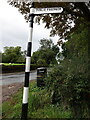 Signpost by Puddington Lane, Puddington