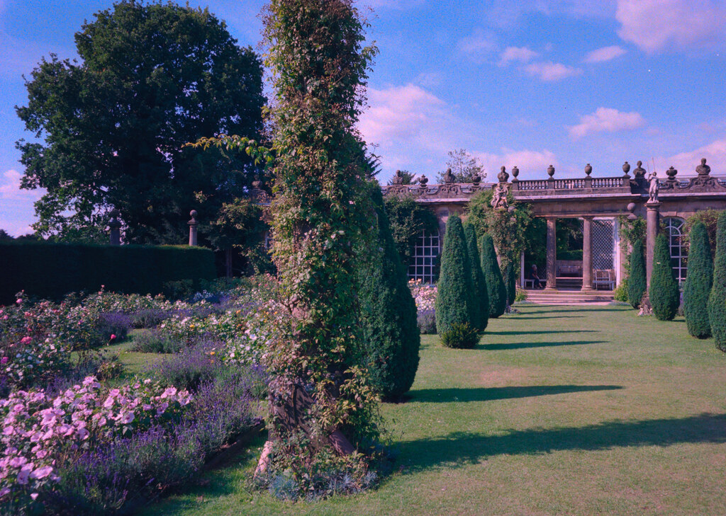 garden-chatsworth-house-habiloid-geograph-britain-and-ireland