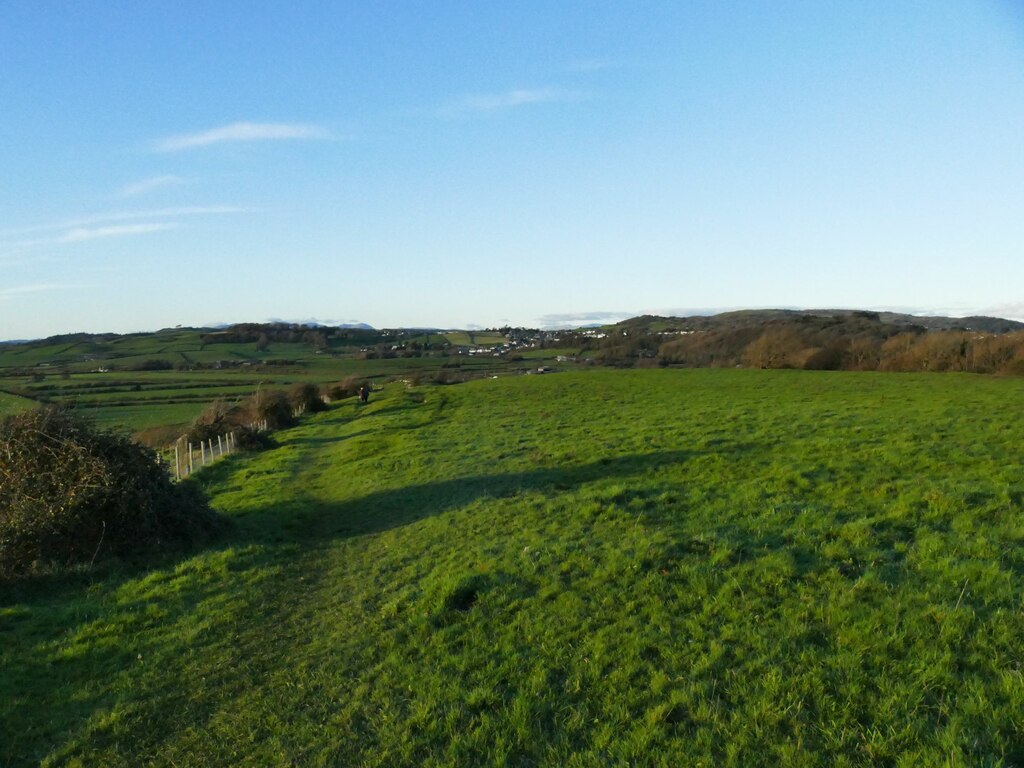 Path along the western edge of Humphrey... © Stephen Craven :: Geograph ...