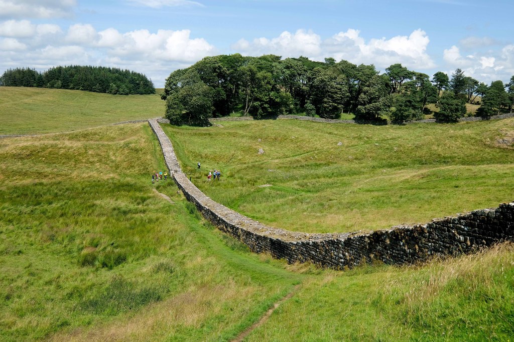 Hadrian's Wall at Housesteads © Jeff Buck :: Geograph Britain and Ireland