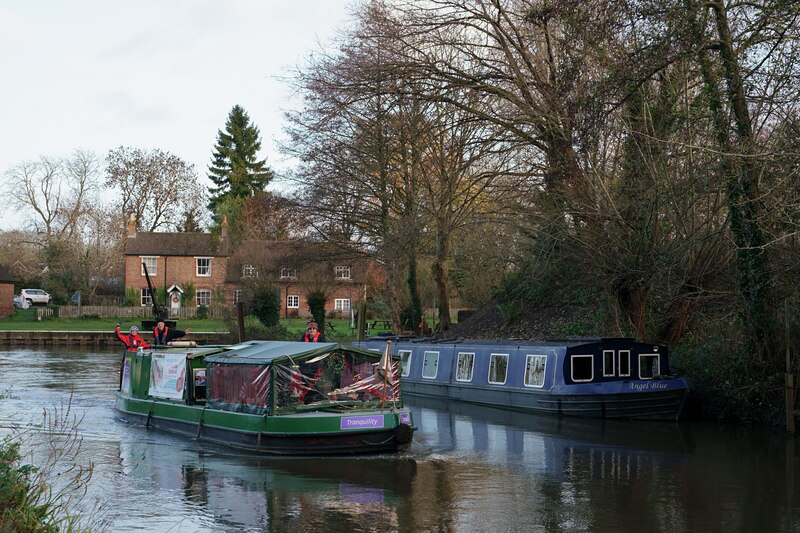 River Wey © Peter Trimming :: Geograph Britain and Ireland