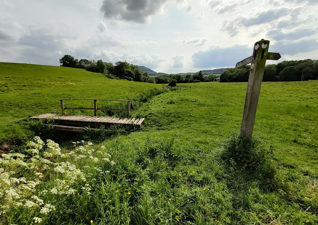 path-towards-craven-arms-mat-fascione-geograph-britain-and-ireland