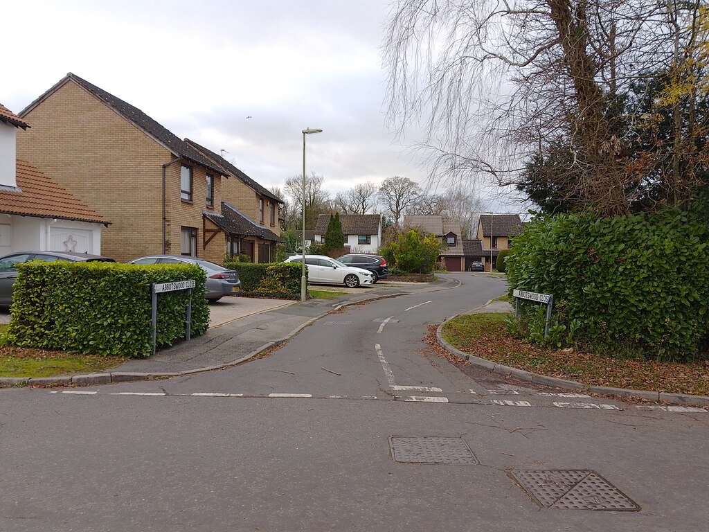 Abbotswood Close, Tadley © Oscar Taylor :: Geograph Britain and Ireland