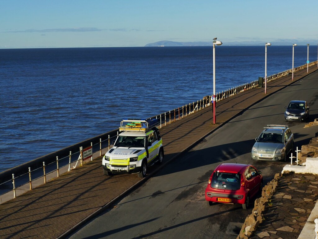 rescue-vehicle-on-the-promenade-stephen-craven-geograph-britain