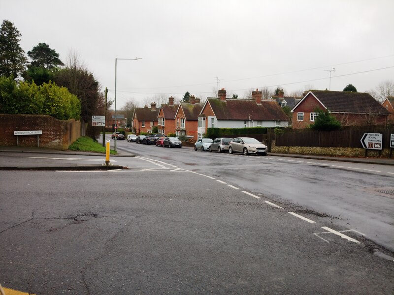 Woodchurch Road junction, Tenterden © Barry Hunter :: Geograph Britain ...