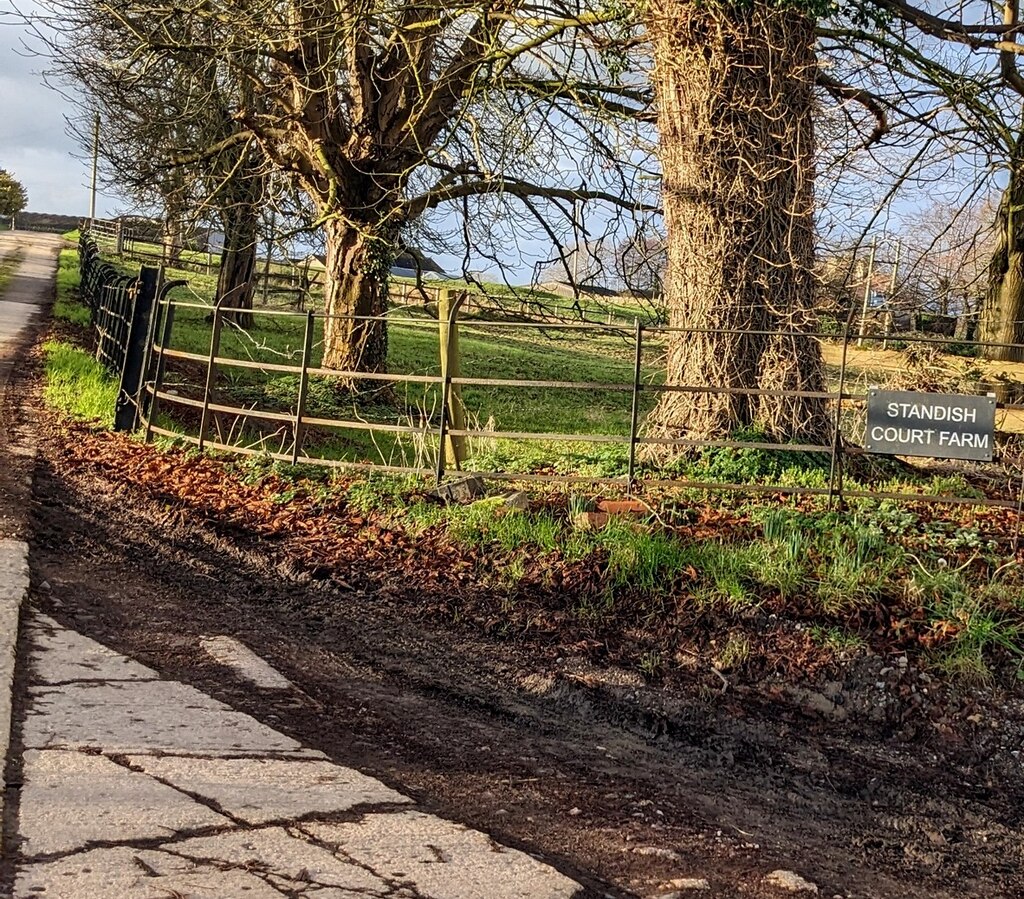 standish-court-farm-name-sign-jaggery-geograph-britain-and-ireland