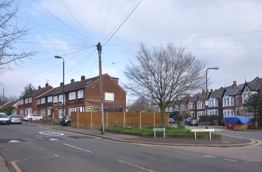 Fyfield Road, Walthamstow © Des Blenkinsopp :: Geograph Britain and Ireland