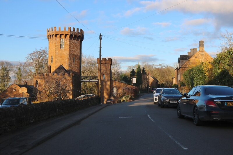 The Castle Inn and Hotel, Edgehill © David Howard :: Geograph Britain ...