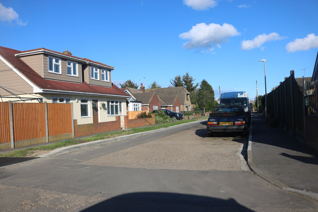 Janette Avenue, Canvey Island © David Howard :: Geograph Britain and ...