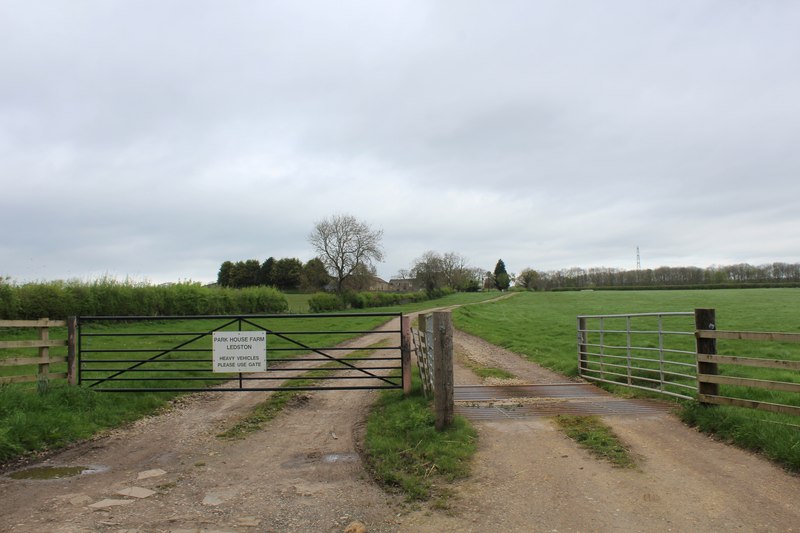 Entrance to Park Farm © Chris Heaton :: Geograph Britain and Ireland