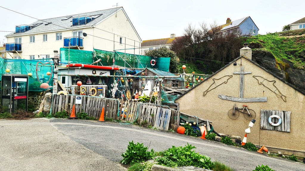 Wreckers Studio, Porthleven © Chris Morgan :: Geograph Britain and Ireland