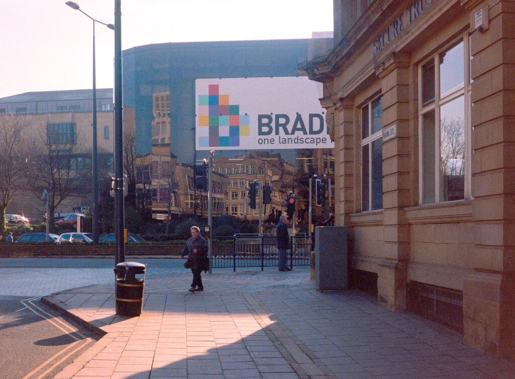 The junction of Bank Street and Hall... © habiloid :: Geograph Britain ...