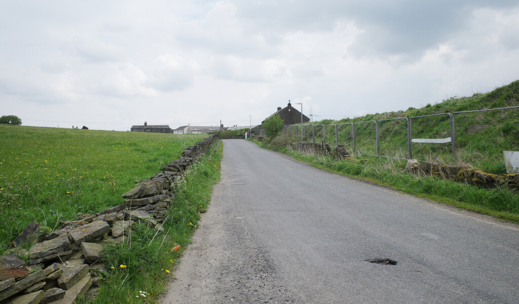 Cross Lane approaching Pepper Hill,... © habiloid :: Geograph Britain ...