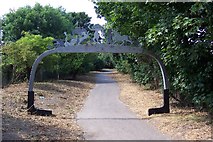 SU8404 : Cycle path sculpture at Fishbourne by Ron Strutt