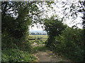 Gateway & footpath, Horndon-on-the-Hill