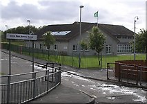 NS6472 : Lenzie Moss Primary School by Chris Upson