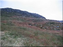 NG7318 : Crags above Bealach na Cruinn-leum by Richard Webb