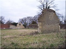 SO9217 : Cotswold Stone Ruin, Greenway, Shurdington by Bob Embleton