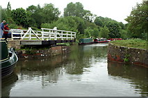 ST7863 : Kennet & Avon Canal, Milbrook Swing Bridge by Pierre Terre