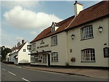 TL9363 : 'The White Horse' inn, Beyton, Suffolk by Robert Edwards