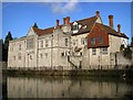 TQ7555 : Archbishop's Palace across the Medway by Stephen Nunney