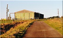 SE8593 : Barn on The Old Wife's Way by Mick Garratt