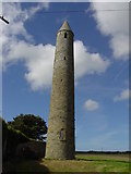 Q8733 : Rattoo Round Tower by Colin Park