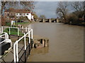 SO8933 : Tewkesbury Lock by Trevor Rickard