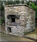 SE0542 : Beehive Oven in grounds of Cliffe Castle by Betty Longbottom