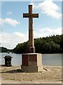 Newmillerdam with Memorial Cross