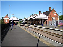 SE8910 : Scunthorpe Railway Station by Ian Paterson